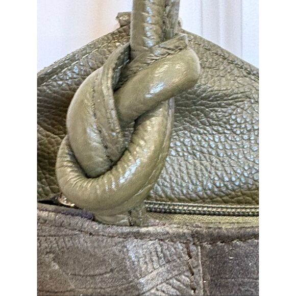 SOLO PERCHE - 🎉HP🎉NWOT "Varese" Tooled Leather Shoulder-to-Backpack/Olive Green - Picture 13 of 16